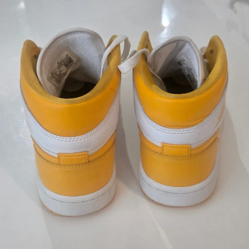 Air Jordan 1 Mid University Gold White Mens Sneakers BQ6472-117 Yellow White